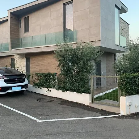 G25 *